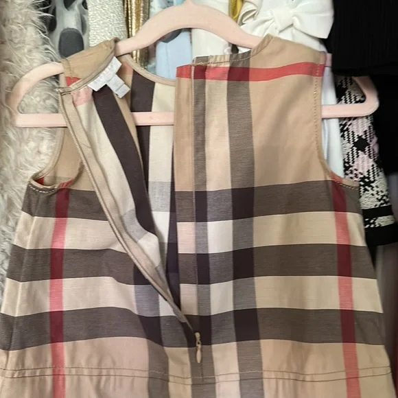 Burberry Summer Dress w/ pockets Size 6